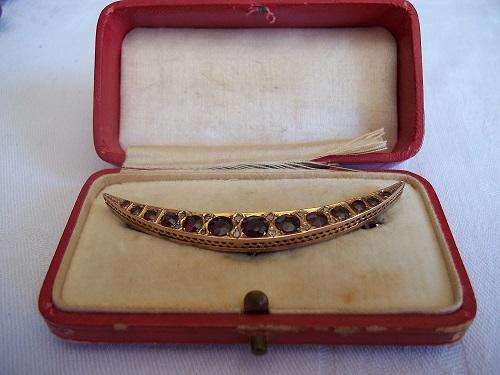Lovely antique hallmarked 9k gold garnet and diamond brooch