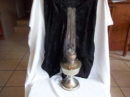 Vintage Aladdin model 21 kerosene lantern with glass chimney