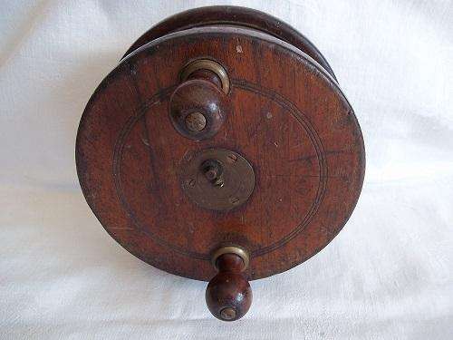 Vintage wood & brass centre pin fishing reel: Milward-Bartleet