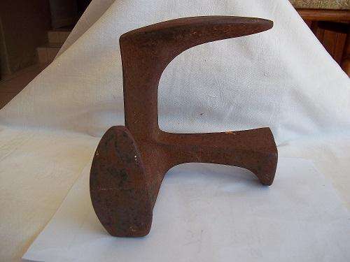 Vintage shoe repair double cast iron cobbler anvil last