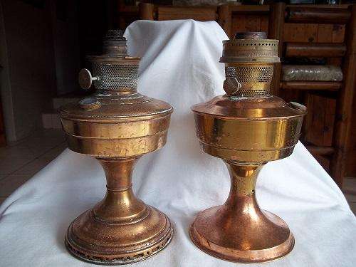 2 lovely vintage Aladdin kerosene table lamps - 1 bid for both!!!