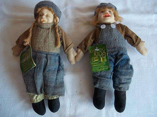 A pair of Rag Tag Kids collectable dolls