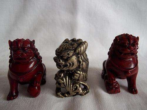 Lot of 3 vintage Oriental Guardian Fu/Foo Dog figurines for 1 bid