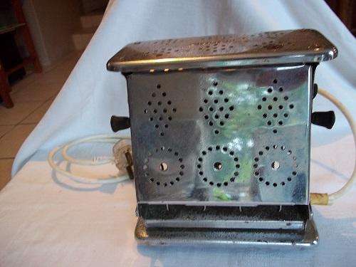 Vintage art deco Stirling 2 slice electric toaster - working