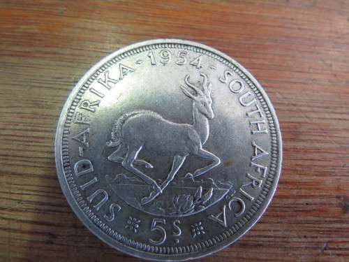1954  5 SHILLING    - LOW MINTAGE - SCARCE- LOW START !