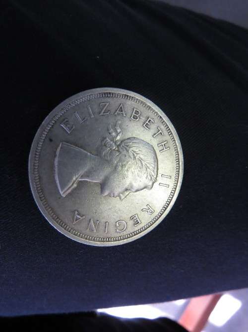 1954  5 SHILLING    - LOW MINTAGE - SCARCE- LOW START !
