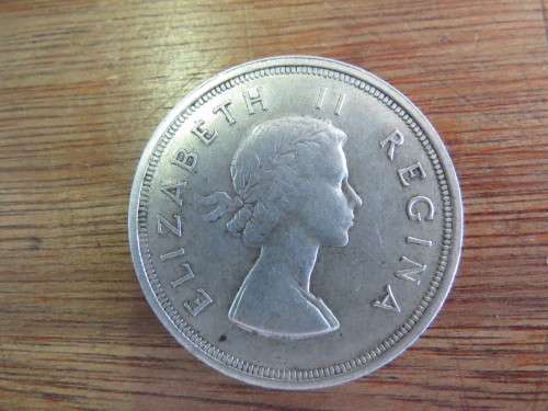 1954  5 SHILLING    - LOW MINTAGE - SCARCE- LOW START !