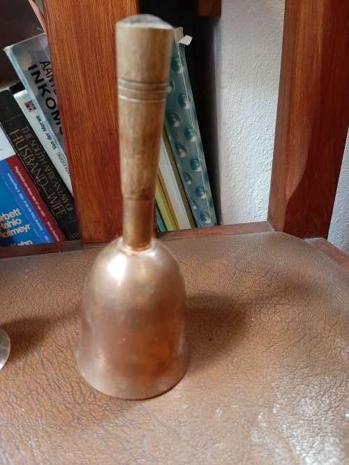 HIGHLY COLLECTABLE VINTAGE SILVERPLATED AND COPPER WITH WOODEN HANDLE TABLE BELLS