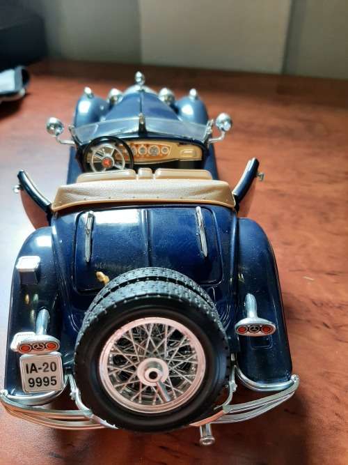 STUNNING  LARGE MODEL OF 1936 MERC ROADSTER