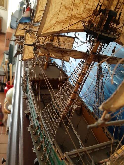 DIE DROMMEDARIS   SAIL  SHIP MODEL !! LARGE