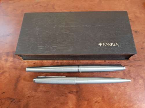 STUNNING  1984 PARKER   FOUNTAIN PEN AND BALLPOINT