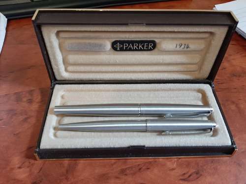 STUNNING  1984 PARKER   FOUNTAIN PEN AND BALLPOINT