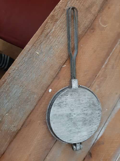 VINTAGE  HEAVY STEEL JAFFEL MAKER