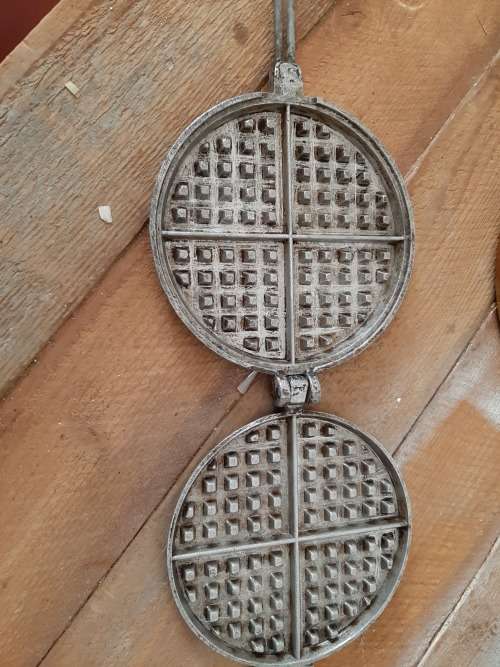 VINTAGE  HEAVY STEEL JAFFEL MAKER