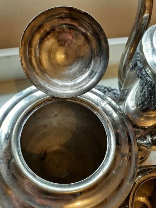 STUNNING ANTIQUE HEAVY VICTORIAN SERANCO SILVERPLATED SET MADE LATE 1800`S  to early 1900`s