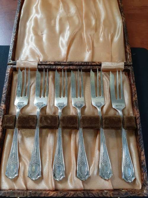 QUALITY!! 6 BOXED STERLING SILVER CAKE FORKS  MADE IN BIRMINGHAM ENGLAND IN 1914 BY CHRIS WILKENS