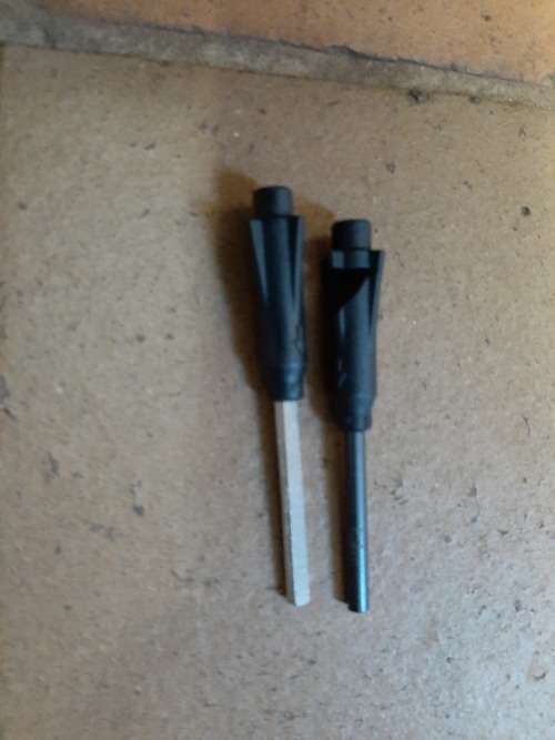 LARGE BLACK  SURVIVAL KNIFE   FLINT and COMPASS