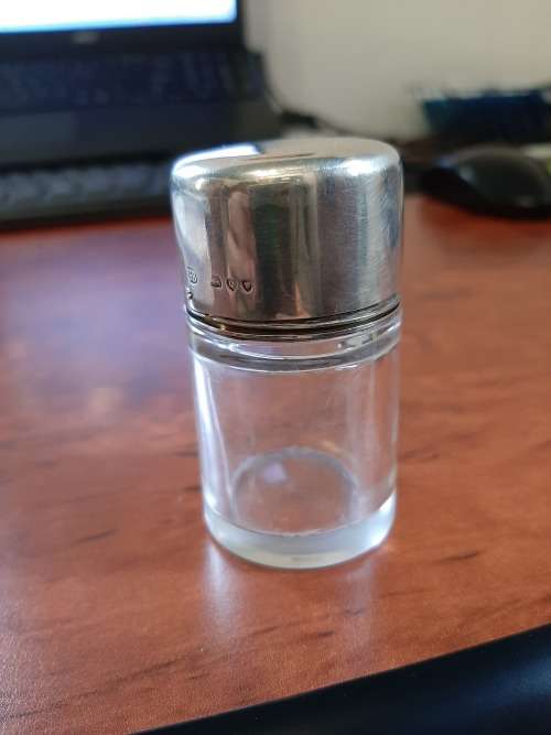 BEAUTIFULL HEAVY SOLID SIVER TOP BOTTLE  LONDON 1891