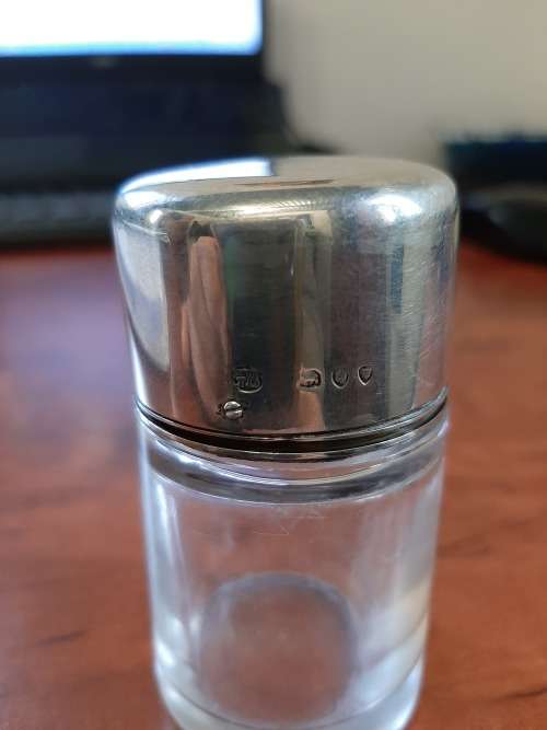 BEAUTIFULL HEAVY SOLID SIVER TOP BOTTLE  LONDON 1891