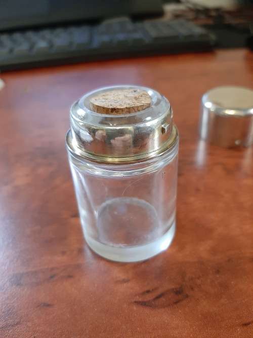 BEAUTIFULL HEAVY SOLID SIVER TOP BOTTLE  LONDON 1891