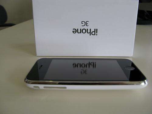 Apple iPhone 4 16GB White (* LOCAL STOCK*) Brand New Sealed