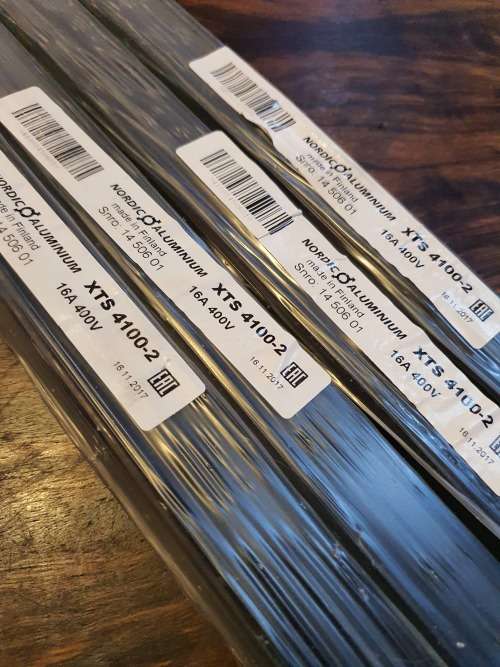Nordic 4 Wire square light track 1m