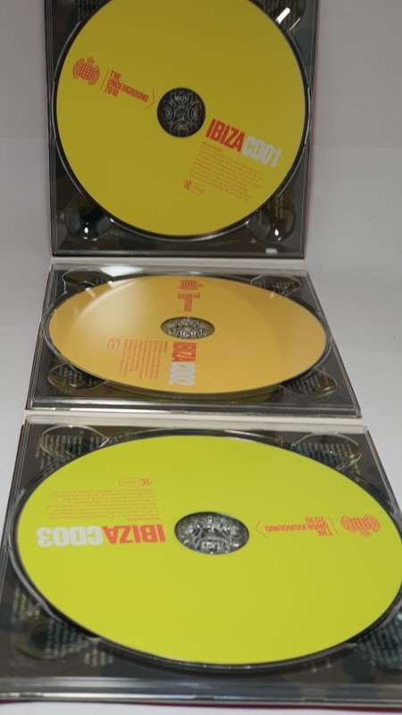 MINISTRY OF SOUND - THE UNDERGROUND 2010 IBIZA, TRIPLE CD ALBUM, (2010)