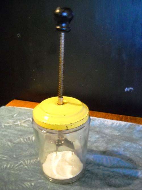 VINTAGE ''AMERICAN CHOPPER'' FOR CUTTING ONIONS ETC