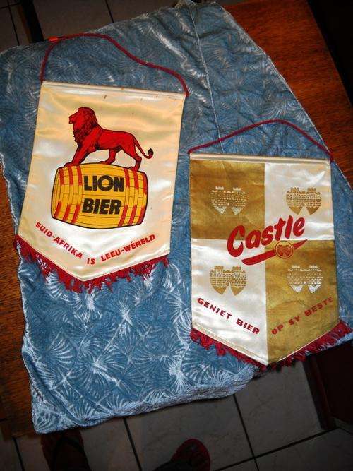 LOT OF TWO VINTAGE BEER BANNERS CASTLE AND LION, BILINGUAL IN GREAT CONDITION