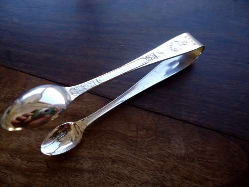 RARE  VINTAGE APOSTEL SILVERPLATE SUGARTONGS IN GREAT CONDITION,VERY COLLECTABLE!!