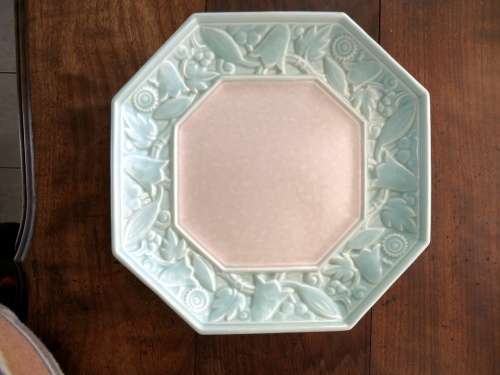 ART DECO OCTAGONAL POOLE ENGLAND PLATE IN GREAT CONDITION
