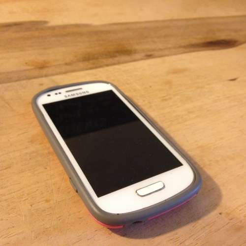 CELLPHONE BUNDLE: SAMSUNG S3 MINI & BLACKBERRY 9300 (PLEASE READ)