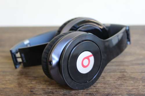 ORIGINAL BEATS BY DRE SOLO HD BLACK WIRED ON-EAR HEADPHONES (NEW!!!)