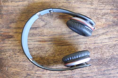 ORIGINAL BEATS BY DRE SOLO HD BLACK WIRED ON-EAR HEADPHONES (NEW!!!)