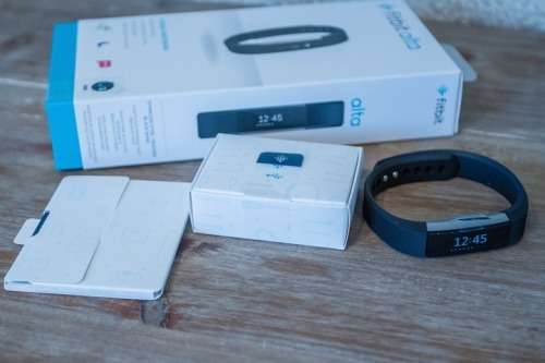 FITBIT ALTA BLUE SIZE: L (BRAND NEW!)