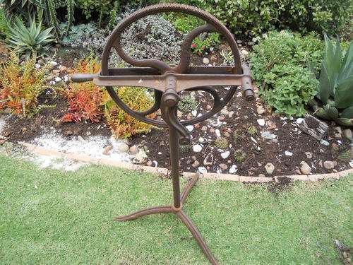 INTERESTING ANTIQUE TOOL.NO RESERVE!!!