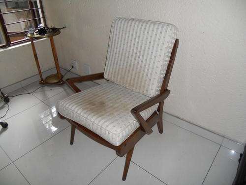 STYLISH COMFORTABLE MAHOGANY RETRO ARMCHAIR.NO RESERVE!!!