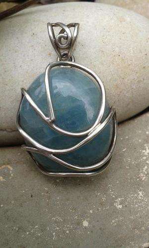 aquamarine silver pendant