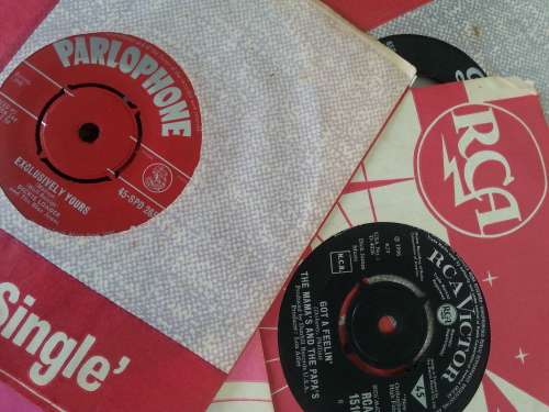 ASSORTMENT OF 17 SEVEN SINGLES