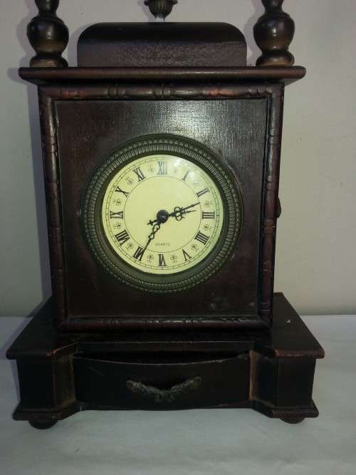 ALTAV QUARTZ CLOCK - WORKING