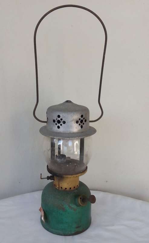 VERY VINTAGE COLEMAN LANTERN - SUNSHINE of THE NIGHT