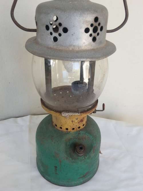 VERY VINTAGE COLEMAN LANTERN - SUNSHINE of THE NIGHT