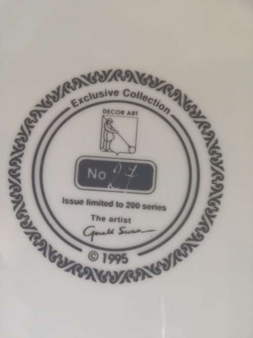 LIMITED EDITION PLATE - GERALD SWAN - THE TOWN HALL