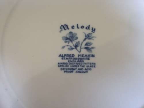 MELODY - ALFRED MEAKIN - BLUE DECORATIVE PLATE - 23 CM