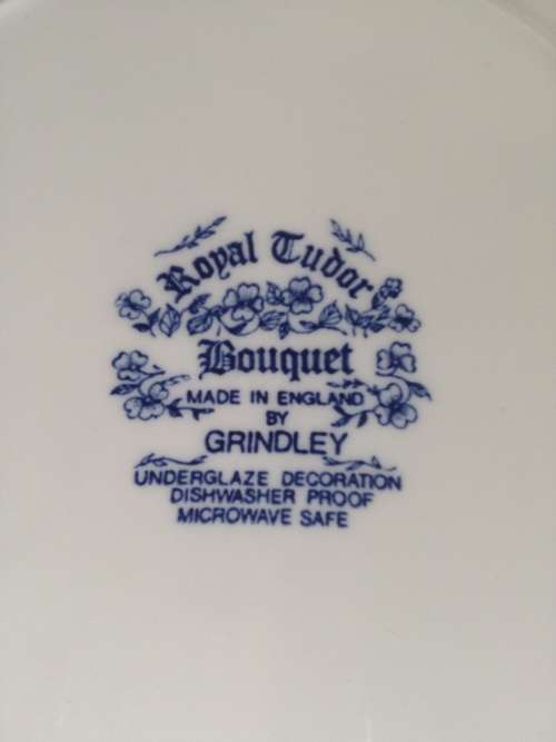 ROYAL TUDOR 'BOUQUET - BY GRINDLEY STUNNING BLUE PLATE - 26 CM