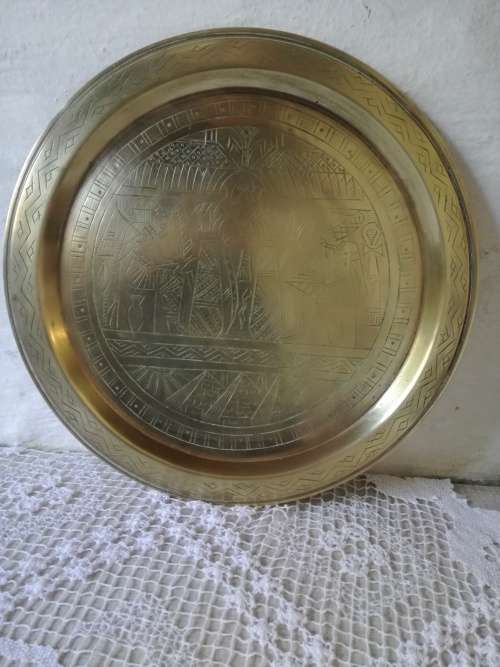 BRASS VINTAGE WALL PLATE 28 CM