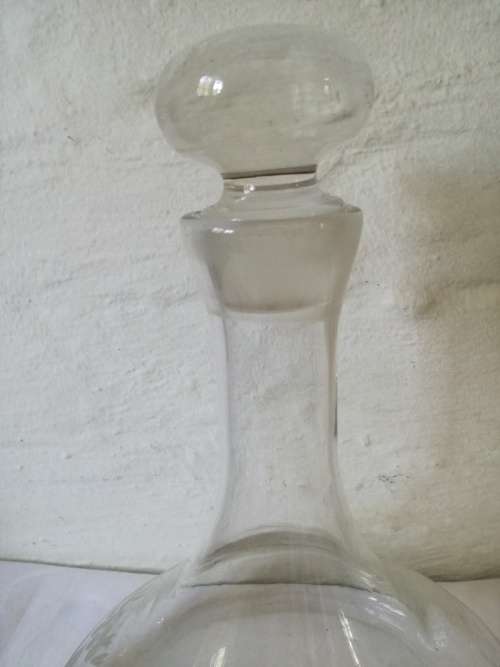 GLASS DECANTER - GRAPE DESIGN - GLASS STOPPER