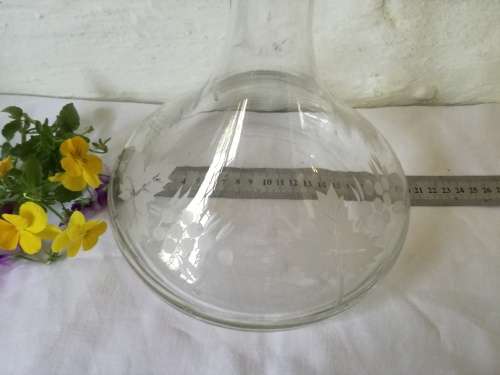 GLASS DECANTER - GRAPE DESIGN - GLASS STOPPER