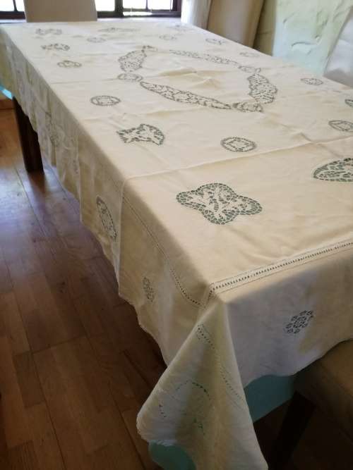 LARGE VINTAGE  LINEN WHITE TABLECLOTH - CROCHET LACE INSERTS - PERFECT
