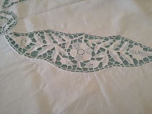 LARGE VINTAGE  LINEN WHITE TABLECLOTH - CROCHET LACE INSERTS - PERFECT